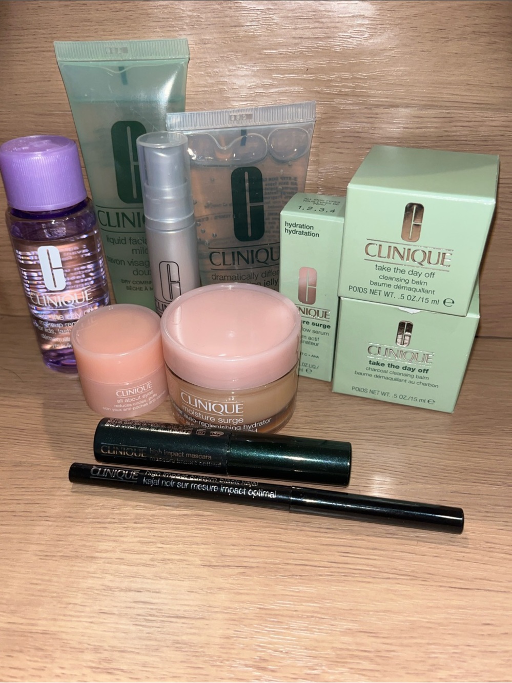 Clinique Skincare & Makeup 11 piece Set NEW + bag